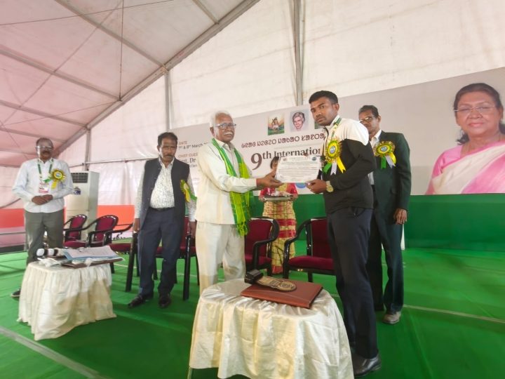 शिबु मुर्मुलाई ‘साधु रामचन्द मुर्मु – पं. रघुनाथ मुर्मु अवार्ड’ प्रदान